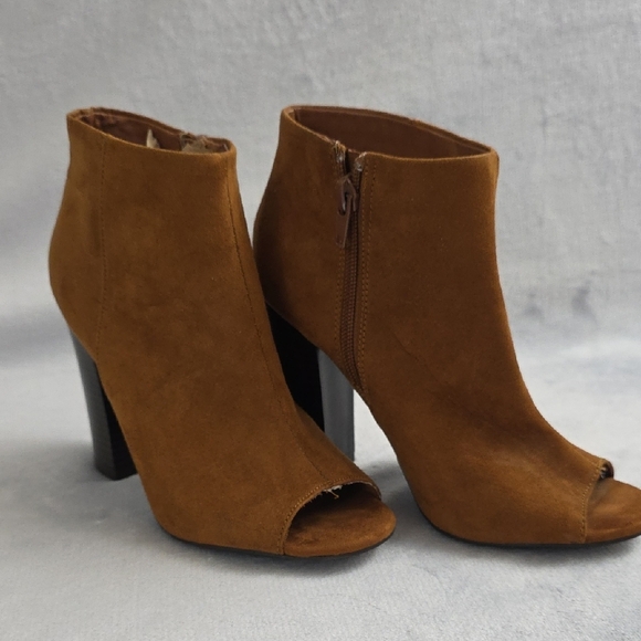 BAMBOO Shoes - Bamboo Peep Toe Ankle Booties Womens Size 6 Brown Faux Suede Side Zip Heels